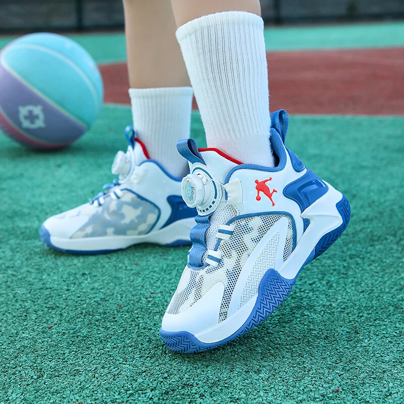 Zēnu sporta apavi 2023 rudens jauni bērnu apavi ar grozāmu pogu basketbola apavi tīkla top studentu neslīdoši skriešanas apavi