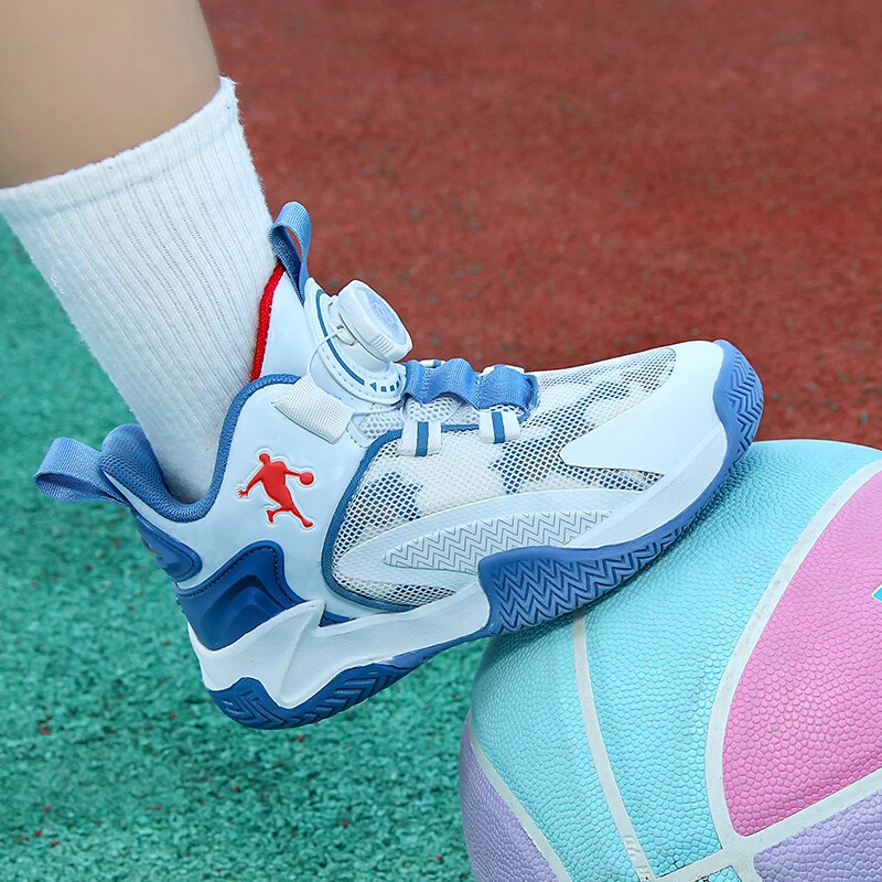 Zēnu sporta apavi 2023 rudens jauni bērnu apavi ar grozāmu pogu basketbola apavi tīkla top studentu neslīdoši skriešanas apavi