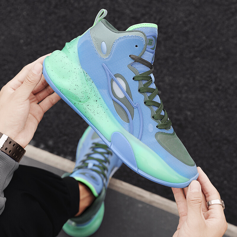 Jauni augstas augšdaļas vīriešu apavi elpojoša sietveida virsma sporta ikdienas skriešanas apavi sporta dzīve viss atbilst bieziem zoles apaviem