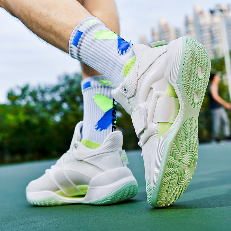 2024 Νέα καλοκαιρινή τάση για μαθητικά ελαφριά παπούτσια προπόνησης μπάσκετ σε υπαίθριο γήπεδο παιχνίδι ενάντια σε επαγγελματικά αθλητικά παπούτσια