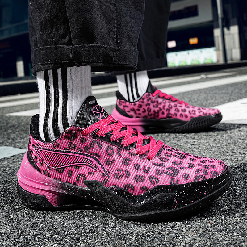 Καινούργια παπούτσια μπάσκετ χαμηλής πάνω επιφάνειας με δίχτυ που αναπνέει αντιολισθητικά φορέστε πραγματική μάχη ελαφριά μαλακή σόλα αθλητικά παπούτσια τάσης για φοιτητές