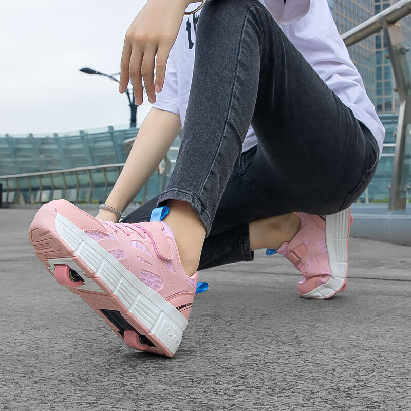 Vruće cipele za dječake 2024. nove proljetne i jesenske sportske cipele za rolere koturaljke dječje dvostruke kotače studentske cipele za dječake