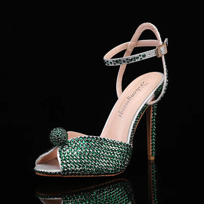 Modes augstas kvalitātes kāzu apavi sievietēm, pērles, kniedes Luksusa peep toe, balti augsti papēži, sprādzes dizainers, sievietes sandales 43 Zapatos