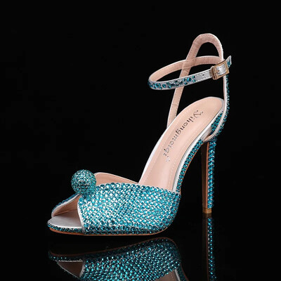 Modes augstas kvalitātes kāzu apavi sievietēm, pērles, kniedes Luksusa peep toe, balti augsti papēži, sprādzes dizainers, sievietes sandales 43 Zapatos