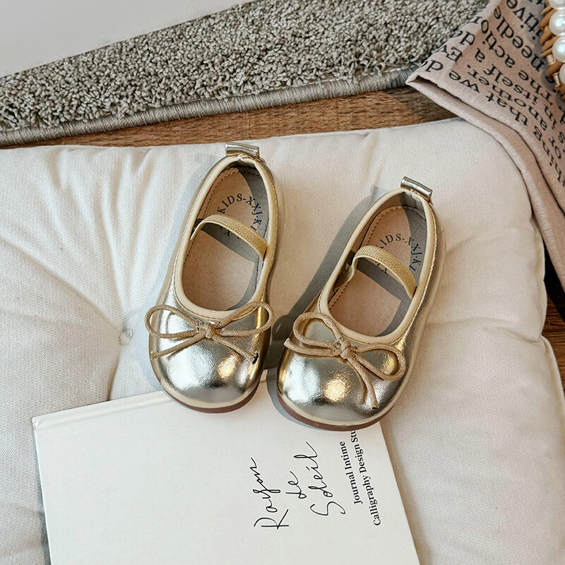 Dječje male kožne cipelice za djevojčice 2024, proljeće i jesen, modne jednostruke cipele za korejske djevojčice s mekim potplatom i mašnom protiv klizanja