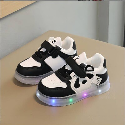 Bērnu LED apavi ar apgaismojumu 2024. gada pavasarī Jauni ādas sporta apavi zēniem, meitenēm, mazuļiem, mīksta zole, neslīdoši ikdienas galda apavi