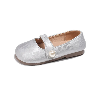Jauni meiteņu reljefi ziedu mazi ādas apavi Mazi bērni mazuļu princešu apavi rudens modeļi Bēšs zaļš sudraba apavi meitenēm H07295