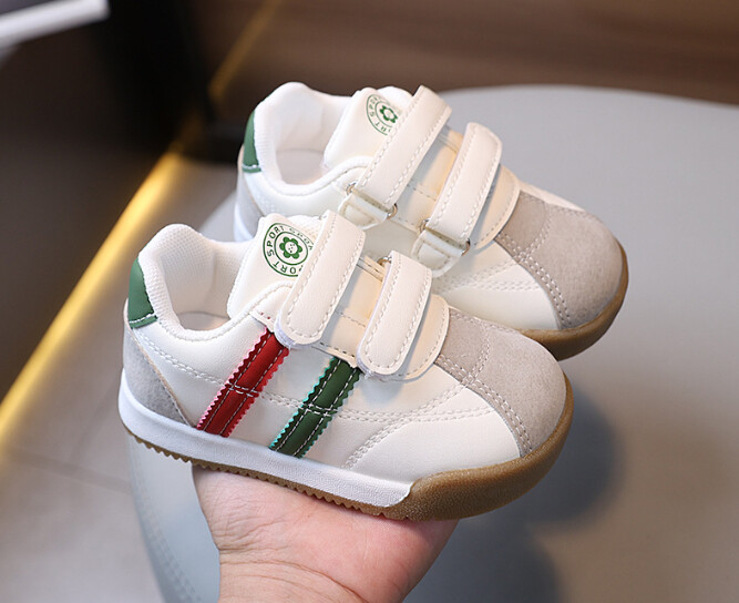 2025 tavaszi gyermek tornacipők sétacipők gyerekeknek őszi puha talpú csúszásmentes sportcipők, fiúk lányok, deszkacipő