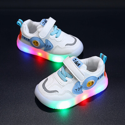 Zapatillas Fashion Kid LED Light Shoe 2023 Kid Ērti ikdienas apavi Luminous meiteņu apavi zēnu sporta apavi Bērnu apavi Tênis