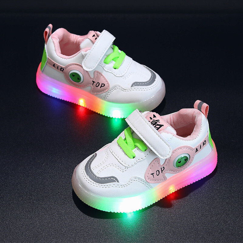 Zapatillas Fashion Kid LED Light Shoe 2023 Kid Ērti ikdienas apavi Luminous meiteņu apavi zēnu sporta apavi Bērnu apavi Tênis