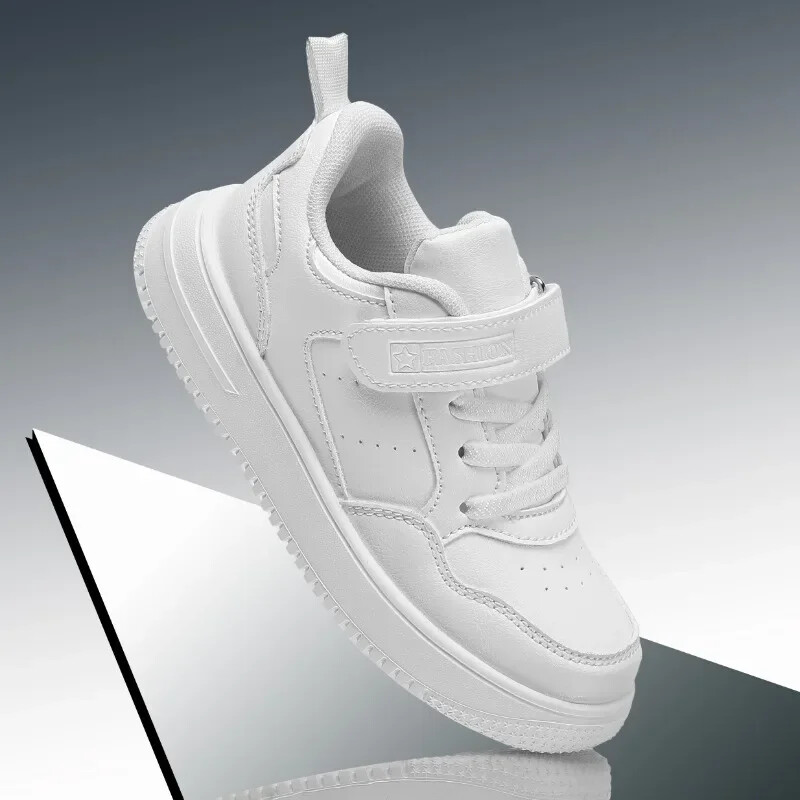 Új alkalmi bőr tornacipők gyerekeknek Egyszínű divatos gördeszkacipők gyerekeknek Kényelmes alsó szárú edzőcipők fiúknak