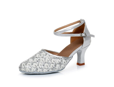 Latīņamerikas deju apavi ar fliteriem sievietēm pieaugušajiem ar vidējiem papēžiem augstpapēžu kurpes vasaras iesācējiem bērniem ar mīkstu zoli smailiem purngaliem