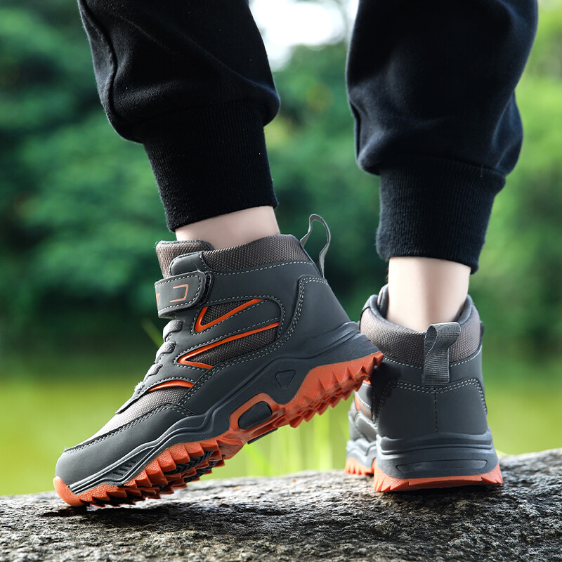 Bērnu ikdienas gaismas apavi zēniem, elpojoši kedas ziemas silti plīša bērniem ar āķi un cilpu Neslīdoši pārgājienu sporta apavi