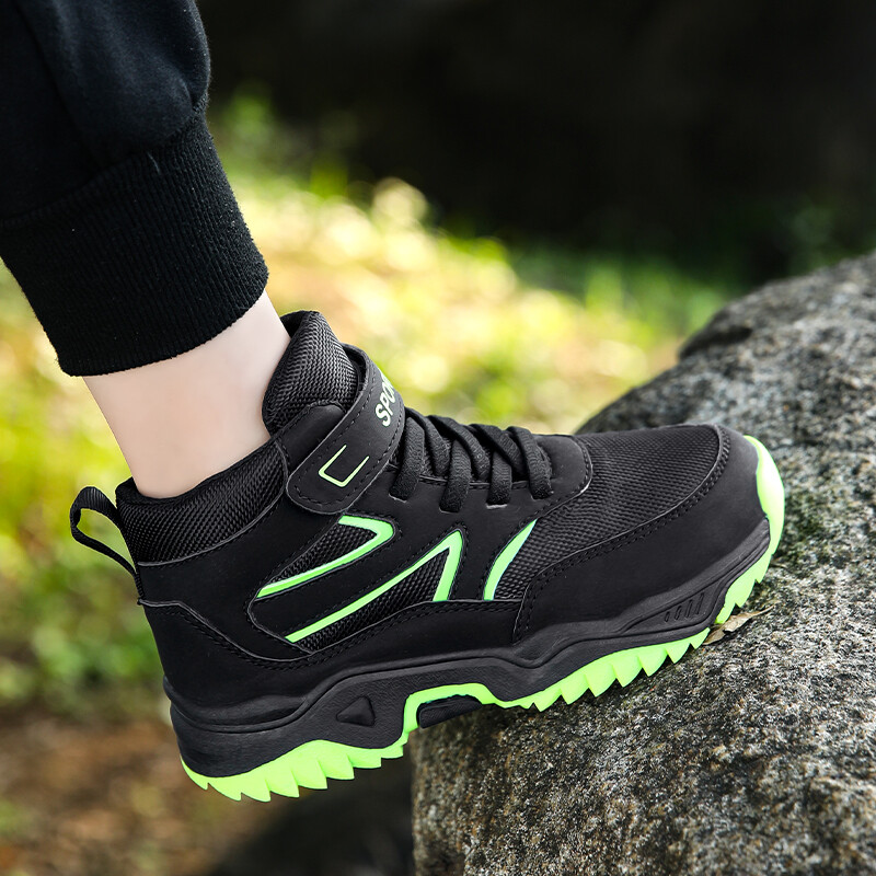 Bērnu ikdienas gaismas apavi zēniem, elpojoši kedas ziemas silti plīša bērniem ar āķi un cilpu Neslīdoši pārgājienu sporta apavi