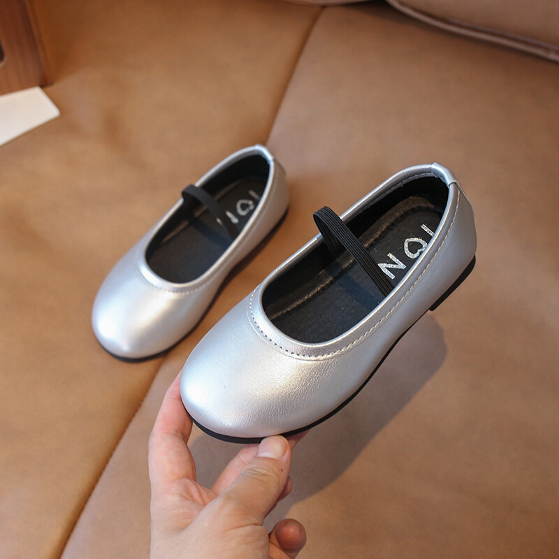 Pavasara rudens bērnu ādas apavi melni sudraba Universāli mazo meiteņu plakanie apavi Cēloņaini sekli kurpes bērniem Vienkārša mode