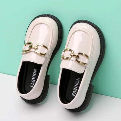 Meiteņu ādas apavi 2023. gada pavasaris, jauns, modes Lielbritānijas stils, ikdienišķs klasisks, ar sprādžu apaviem, melns, spīdīgs, elpojošs PU