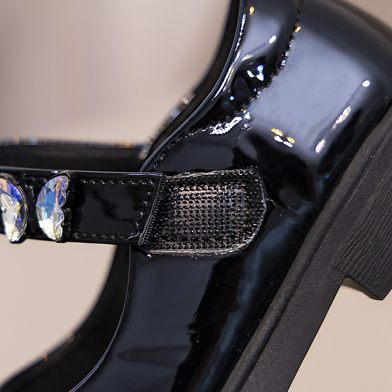 Bērnu apavi meitenēm Melni spīdīgi pavasara rudens uniforma skolas ādas apavi Pērles ar apaļiem purngaliem bērnu apavi Vienkāršs, viss atbilst