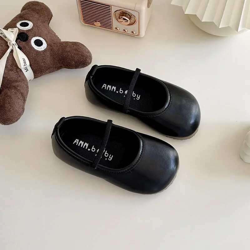 2024 m. rudens Nauji vaikiški odiniai batai mergaitėms Madingi korėjietiško stiliaus minkšta apačia, vienspalviai kasdieniai, universalūs, elegantiški plokščiapadžiai
