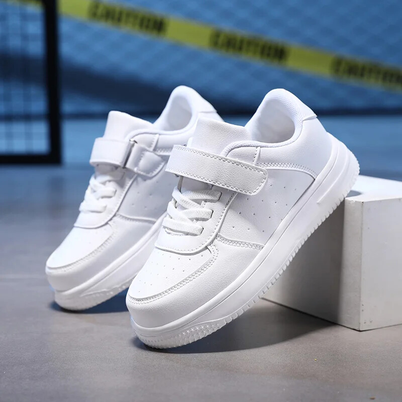 2024. g. bērnu apavi zēnu kedas PU ādas plakana ērta, melna, balta, ikdienišķas kedas, bērnu tenisa skeitborda apavi zēniem