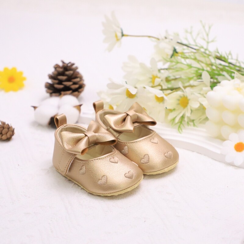 Meiteņu mazuļu kurpes bērnu izšuvumi mīlestības stils mazuļa pirmais soli apavu pāris elpojošs, neslīdošs modes