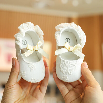 Mieli balti nėriniai Baby Girl Baby Baby Moccasins Moccs Batai Lankas Fringe Guminis padas Neslystanti avalynė Vaikiška lovelė Batai