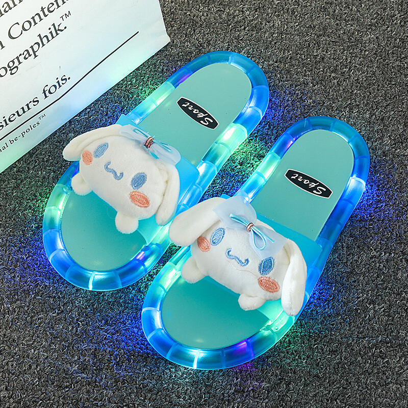 Merginos to paties stiliaus blyksinčios šviesos šlepetės moterims vasaros nišinis animacinis filmas, mielas patalpoje ir lauke atsparios lengvos basutės