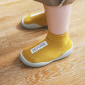 Unisex zīdaiņu apavi Pirmie apavi Zīdaiņu staigulīši Toddler First Walker Baby Girl Bērni Mīksta gumijas zole Bērnu apavi adīti zābaciņi Pretslīdes