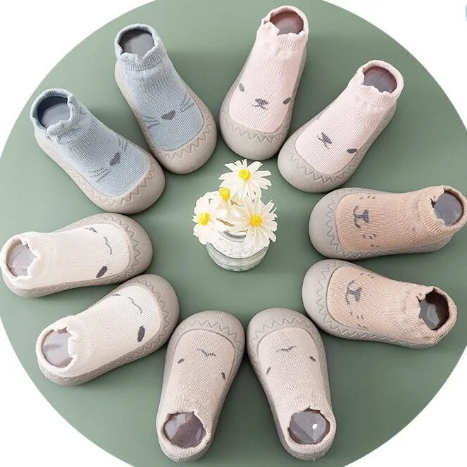 2023. gada mazuļu zeķu apavi zīdaiņu krāsai atbilstošā krāsā Jauki, zēnu apavi, mīksta zole, grīdas zeķes, bērnu apavi, pirmie staigātāji