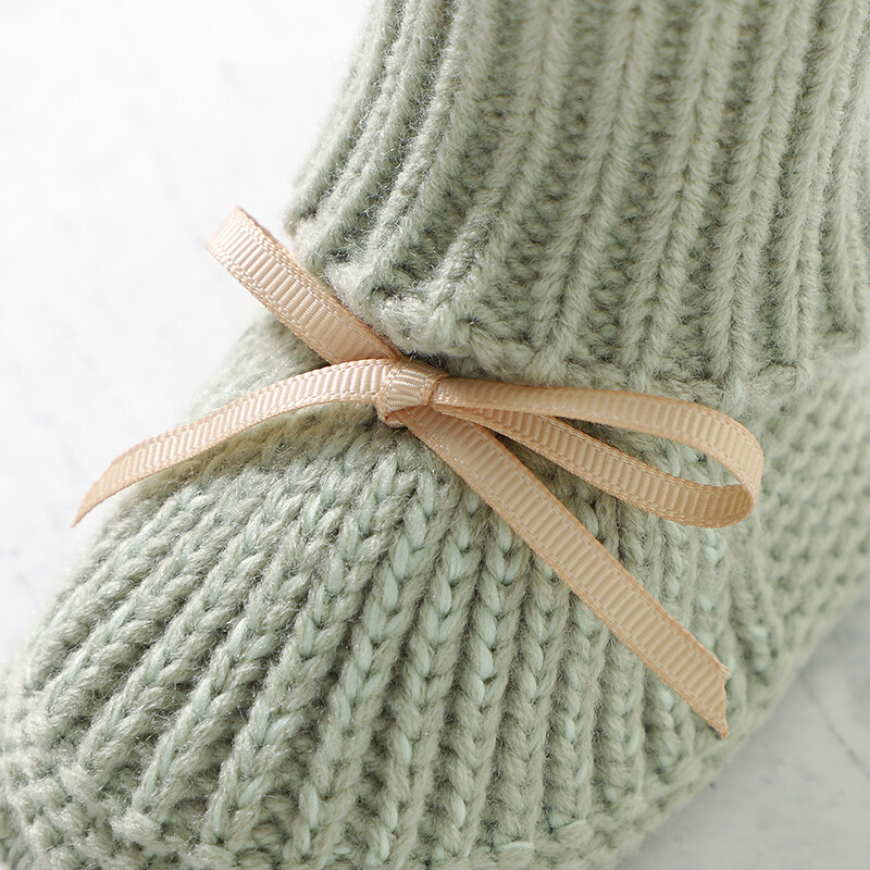 Jaundzimušajiem zēniem meitenēm iekštelpu grīdas zeķes kurpes 0–18 m, neslīdoši, mīksta apakša, pirmie apavi 0–18 m zīdaiņiem, neturāli, cieti, adīti priekšgājēji