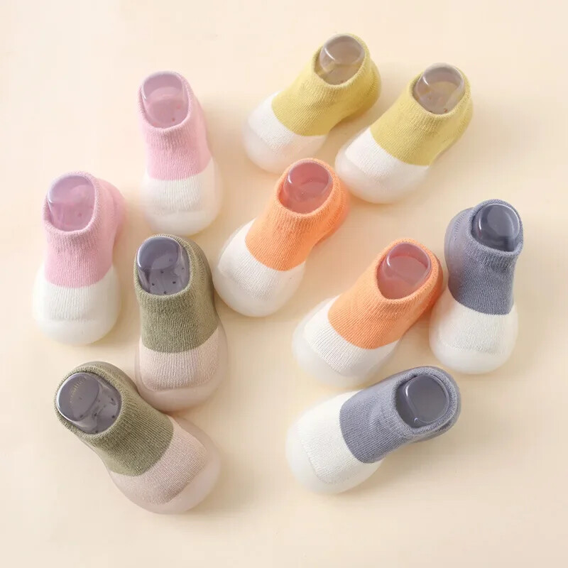 Zīdaiņu zeķes Apavi zīdaiņu krāsai atbilstošā krāsā jauki, zēni, apavi lelle, mīksta zole, bērnu kediņas uz grīdas BeBe maziem bērniem, pirmie staigulīši