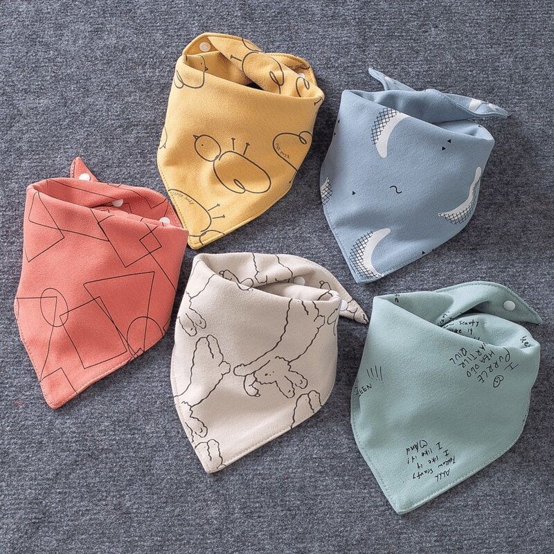 5 vnt. / partijos medvilniniai seilinukai, trikampiai medvilniniai seilinukai Animacinio filmo spaudiniai seilių rankšluostis berniukams mergaitėms maitinančios prijuostės Seilinukai kūdikiams