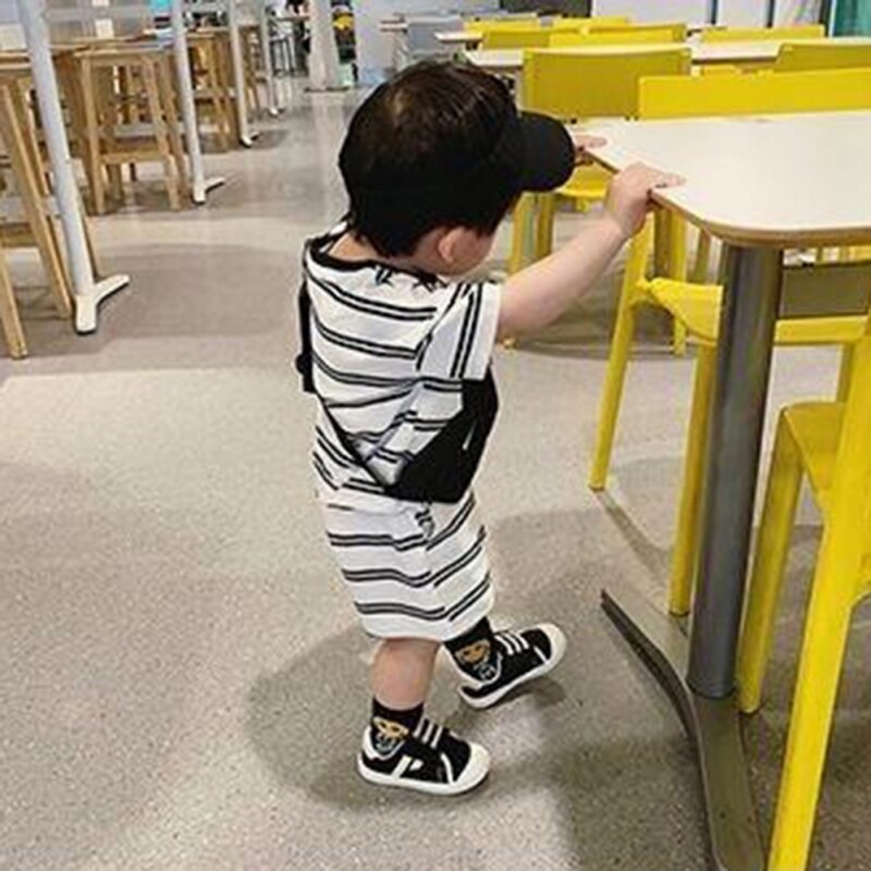 Zēnu vasaras tīrais uzvalks Jauna stila īsām piedurknēm šorti Kokvilnas divdaļīgs bērnu svītrains skaists vasaras bērnu uzvalks