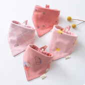 4 db Babaetetés előke háromszög pamut karikatúra újszülött köntös előke nyáltörülköző böfög szövet csecsemő fiú lány lány Slabber