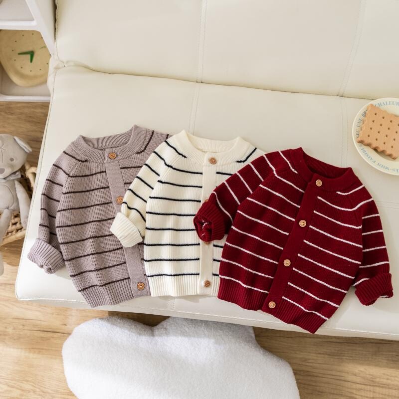 Naujagimių berniukų ir mergaičių megztinis paltas 2024 rudens ir žiemos mados dryžuotas megztas megztinis paltas vaikiškas audinys