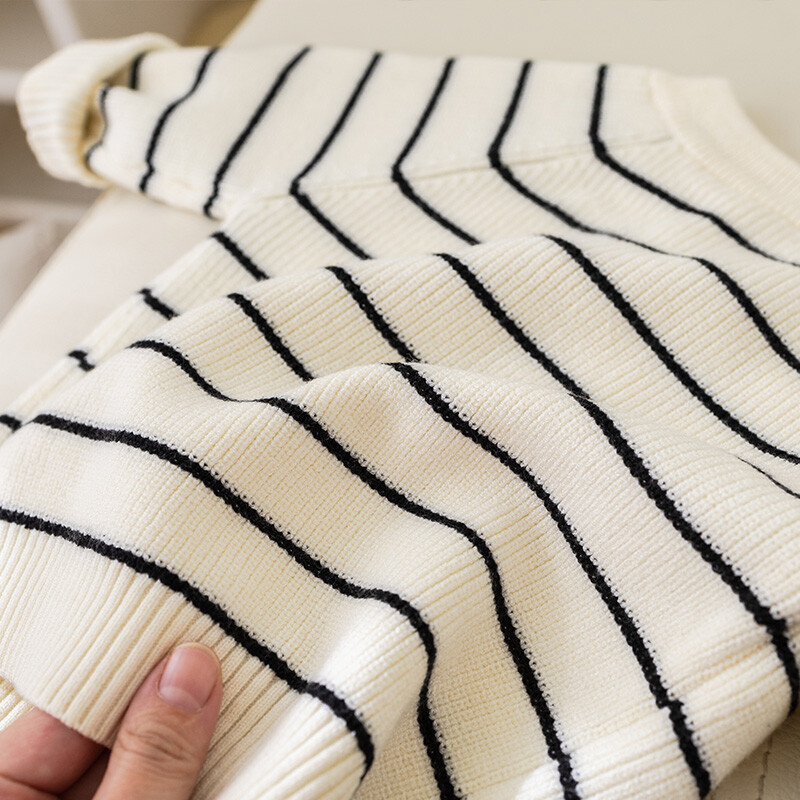 Naujagimių berniukų ir mergaičių megztinis paltas 2024 rudens ir žiemos mados dryžuotas megztas megztinis paltas vaikiškas audinys