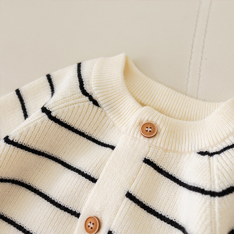 Naujagimių berniukų ir mergaičių megztinis paltas 2024 rudens ir žiemos mados dryžuotas megztas megztinis paltas vaikiškas audinys