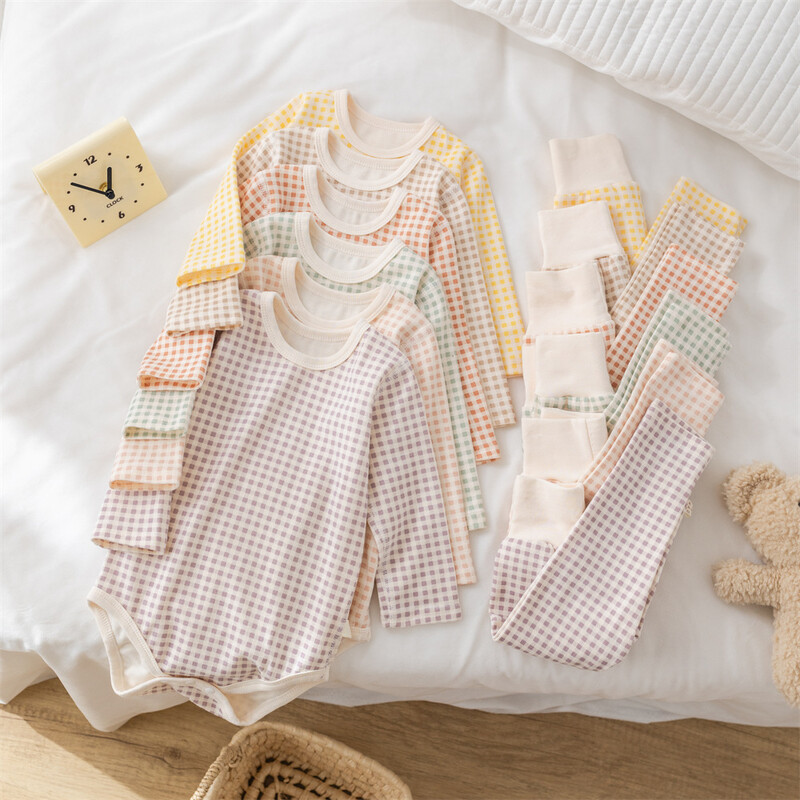2024-es őszi baba pizsama szett 0-2 éves kisgyermek fiú kockás test + nadrág fehérnemű 2 db lány házi ruha öltöny kisgyermek alvó ruházat