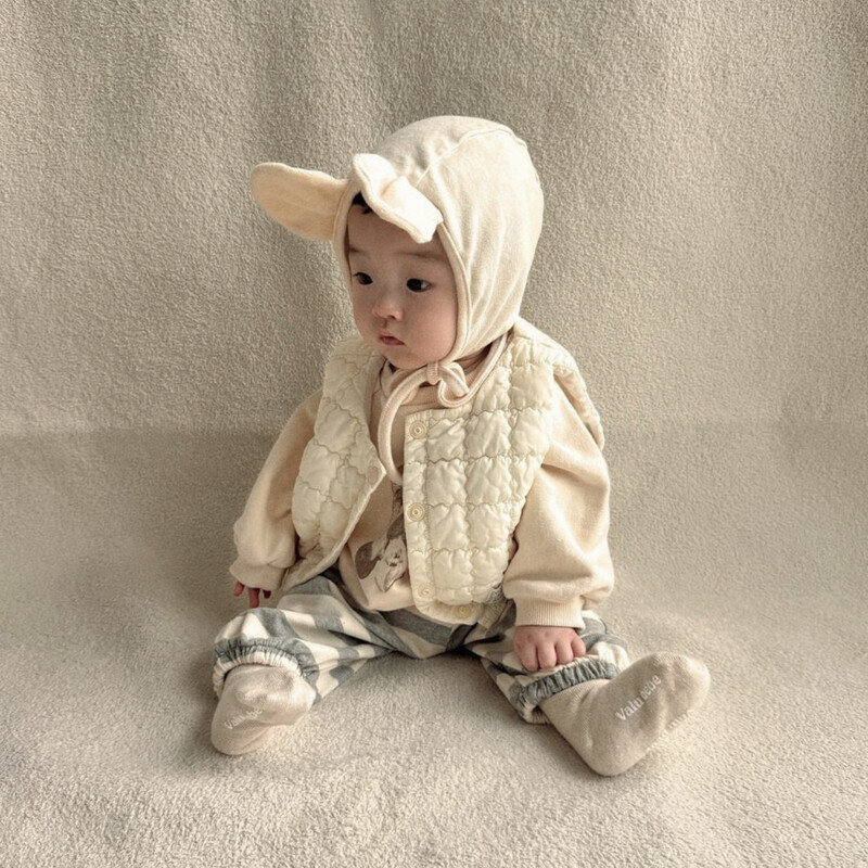 2025-ös divatos baba téli ruhák lányoknak paplan meleg mellény csecsemő fiúknak vastag ujjatlan kabát 0-3 éves kisgyermekek mellény felsők