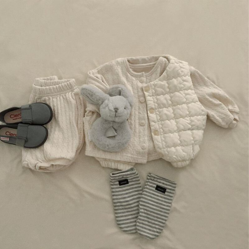 2025-ös divatos baba téli ruhák lányoknak paplan meleg mellény csecsemő fiúknak vastag ujjatlan kabát 0-3 éves kisgyermekek mellény felsők