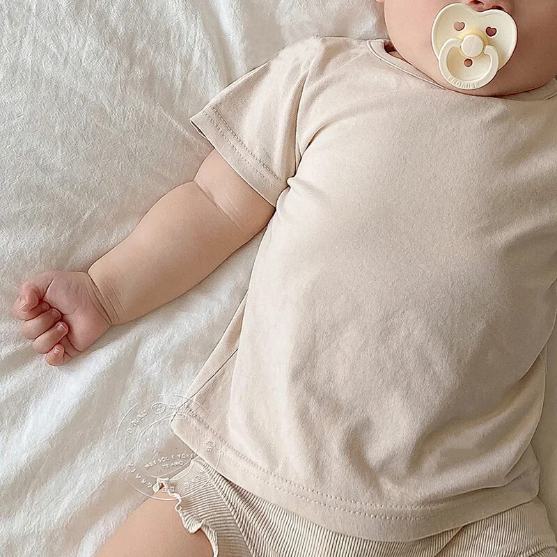 Βρεφική μπλούζα για βρέφη για κορίτσια Καλοκαιρινό λεπτό νεογέννητο μπλουζάκι μονόχρωμο μπλουζάκι βαμβακερό κοντό μανίκι 0-24 μηνών Κορυφαία ρούχα 2024