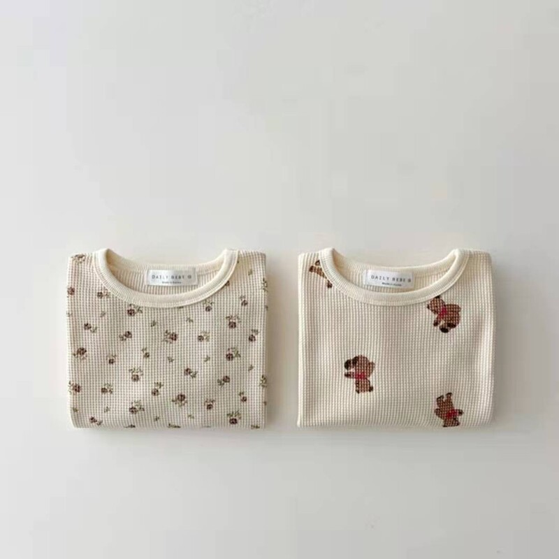 Korea kevade ja sügise uus beebi mugav puuvillane pikkade varrukatega T-särk lillelise väikese karuga vabaaja mitmekülgse särgiga