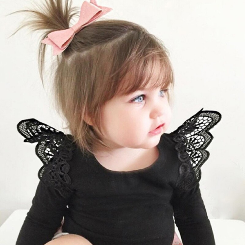 Mazuļu meiteņu T-krekls ar garām piedurknēm.