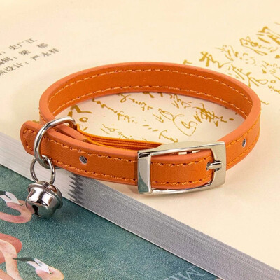 Mīksta PU ādas kaķa kaklasiksna ar zvana drošību pret nosmakšanu kaklasiksnas kaķiem kaķēnu mājdzīvnieku kucēnu kaklarota regulējama XS S sarkana