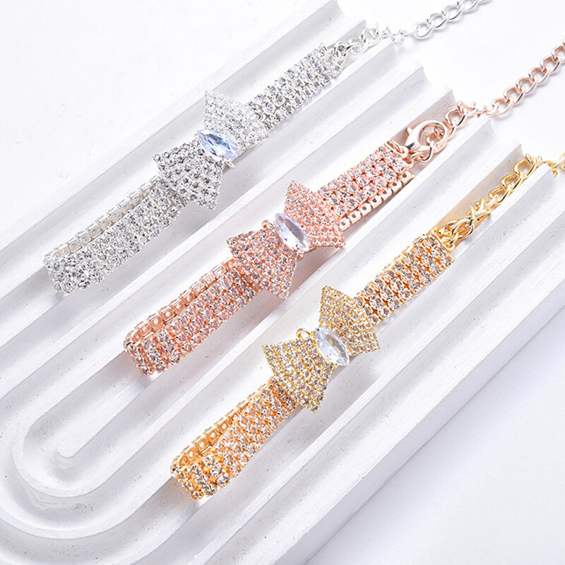 Rhinestones kaķa kaklasiksna ar Bling Bow Charm spīdīgu kristāla lolojumdzīvnieku kaklasiksnu Rhinestone regulējama apkakles kaklarota mazam mājdzīvnieka kaķa sunim