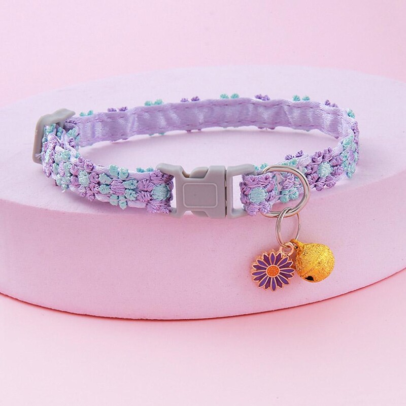 Модна котешка яка с цветя на дъгата с камбанка Коте Кученце Колие Регулируема катарама Цветна дантелена яка за коте Аксесоари за кучета