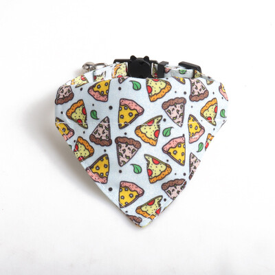 Väikese kassi kaelarihma turvalukk kellukesega kiirvabastusega vibusõlme kitsepaelad, isikupärastatud puuvilja-sõõrikukoogi muster