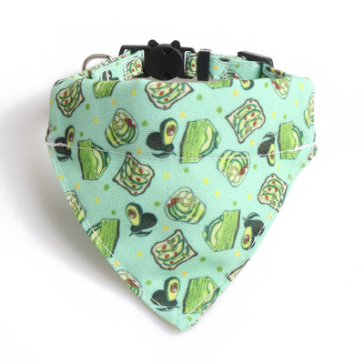 Väikese kassi kaelarihma turvalukk kellukesega kiirvabastusega vibusõlme kitsepaelad, isikupärastatud puuvilja-sõõrikukoogi muster