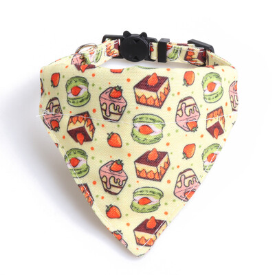 Väikese kassi kaelarihma turvalukk kellukesega kiirvabastusega vibusõlme kitsepaelad, isikupärastatud puuvilja-sõõrikukoogi muster