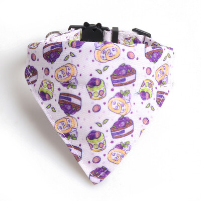 Väikese kassi kaelarihma turvalukk kellukesega kiirvabastusega vibusõlme kitsepaelad, isikupärastatud puuvilja-sõõrikukoogi muster