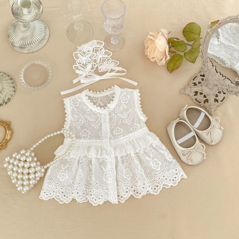 INS2023 Nyári Új termék Baba és kisgyermek lányoknak, édes hercegnős stílusú, hímzett üreges csipkeszegély ujjatlan kardigán felső